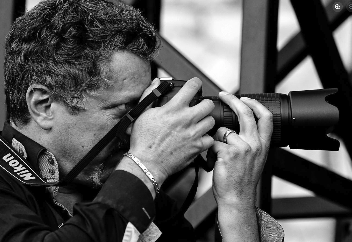 Alain Karsenty photographiant un concert pour Riviera Jazz Club